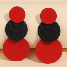 Cargar imagen en el visor de la galería, Textured Round Drop Earrings