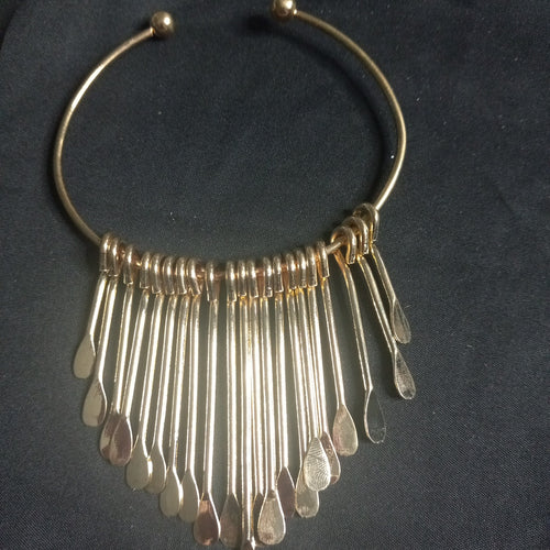 FRINGE BRACELET